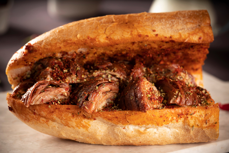 Quarter milk-fed lamb kokoreç